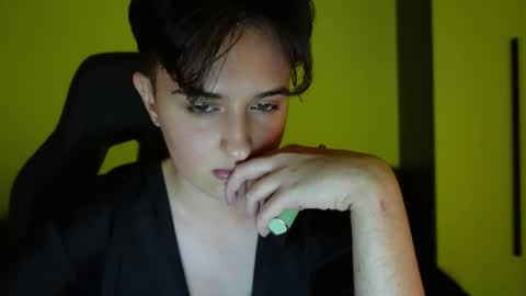 Snapshot of aresnoir chatting on 09.19.25 AresNoir online show from 09.19.25