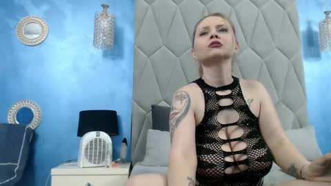 Snapshot of aretialisya chatting on 02.26.25 aretialisya online show from 02.26.25