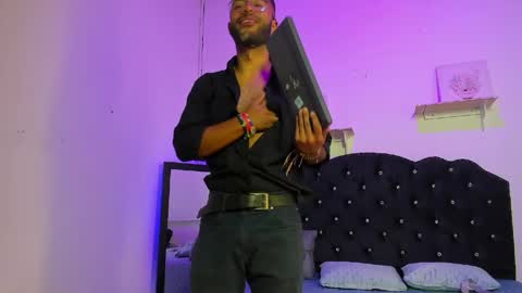 Snapshot of arez_vortex_ chatting on 05.19.26 Alex Cortez online show from 05.19.26