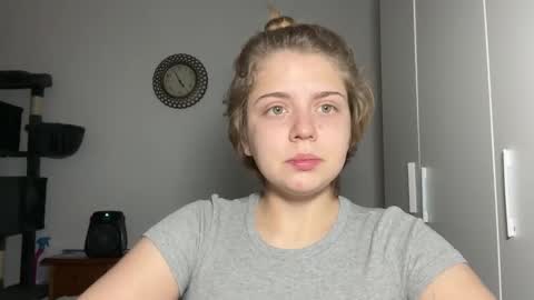 Snapshot of ari_crystal chatting on 02.09.26 ari_crystal online show from 02.09.26