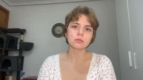 Snapshot of ari_crystal chatting on 02.25.26 ari_crystal online show from 02.25.26