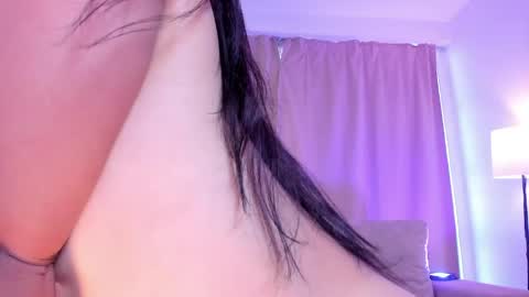 Snapshot of ari_es chatting on 04.18.26 Ari online show from 04.18.26
