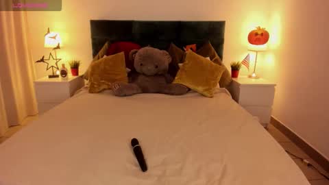 Snapshot of aria69stars chatting on 10.31.25 aria69stars online show from 10.31.25