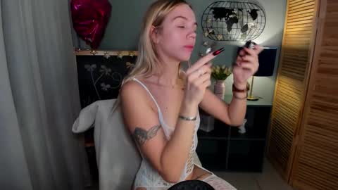 Snapshot of aria69stars chatting on 11.04.25 aria69stars online show from 11.04.25