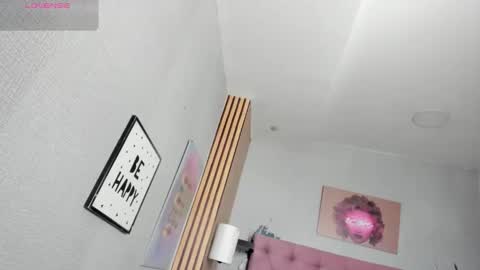 Snapshot of aria__monroe chatting on 03.18.26 aria__monroe online show from 03.18.26