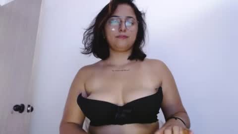 Snapshot of aria_bronw chatting on 07.21.26 AriaBronw online show from 07.21.26