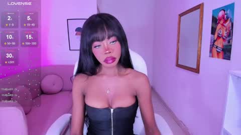 Snapshot of aria_brown_19 chatting on 01.25.25    ARIA    online show from 01.25.25