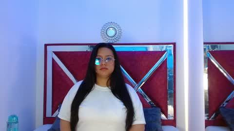 Snapshot of aria_cloud69 chatting on 10.28.25 aRIA online show from 10.28.25