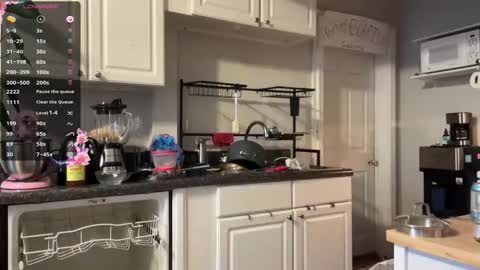 Aria Fields online show from 10.31.25