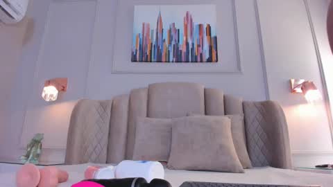 Snapshot of aria_greco chatting on 12.14.24 Aria online show from 12.14.24