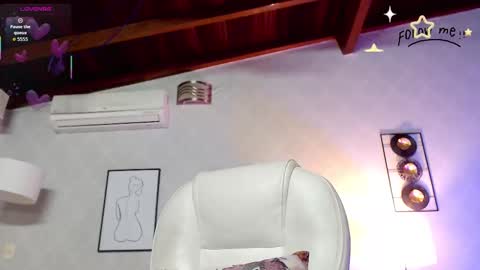 Snapshot of aria_li chatting on 10.05.25 aria online show from 10.05.25