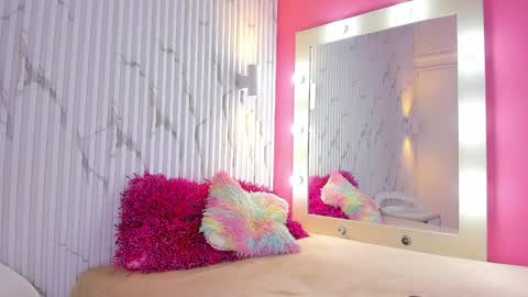 Aria Millers  online show from 01.27.25