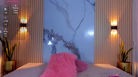 Aria Millers  online show from 03.05.25