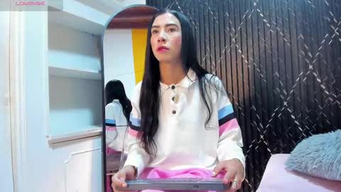 Aria Millers  online show from 09.24.25