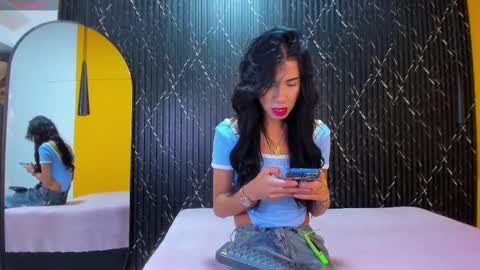 Aria Millers  online show from 10.07.25