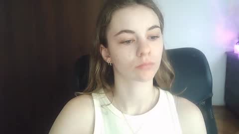 Snapshot of ariacreazy chatting on 06.18.26 AriaCreazy online show from 06.18.26