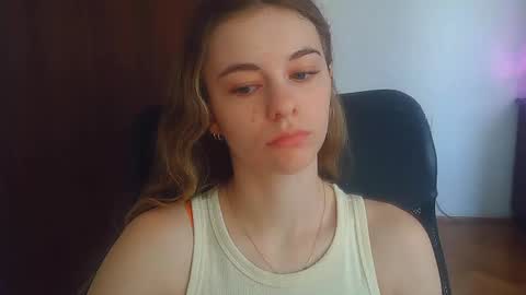 Snapshot of ariacreazy chatting on 06.19.26 AriaCreazy online show from 06.19.26