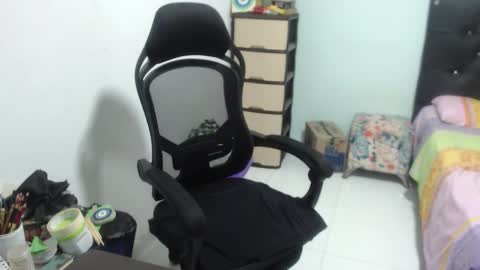 Snapshot of ariadna_6 chatting on 10.27.25 ...Ariana... online show from 10.27.25