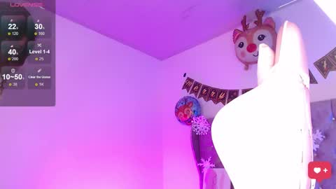 Snapshot of ariadna_tr chatting on 12.17.24 Ari online show from 12.17.24