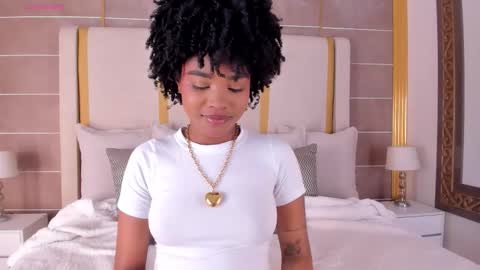 Snapshot of ariafoster chatting on 11.08.25 Aria Foster online show from 11.08.25