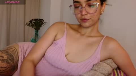 Snapshot of ariagal chatting on 05.20.26 ariagal online show from 05.20.26