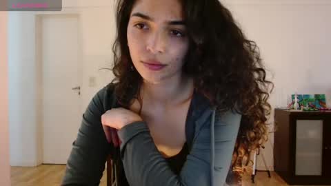 Snapshot of ariagal chatting on 05.21.26 ariagal online show from 05.21.26