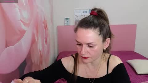 AriaGray online show from 11.29.25