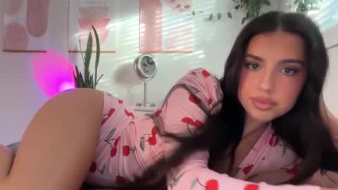 Snapshot of ariajackson chatting on 11.13.25 Aria online show from 11.13.25