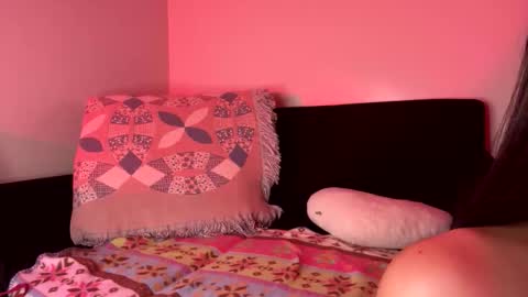 Snapshot of ariamariz chatting on 10.07.25 Aria Mariz online show from 10.07.25