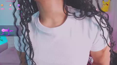 Snapshot of ariana_bae_ chatting on 10.23.25 online show from 10.23.25