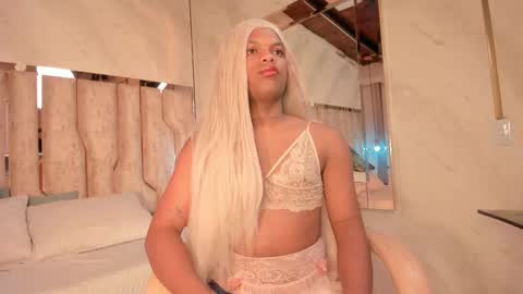 Snapshot of ariana_grande233 chatting on 02.16.26 ariana_grande233 online show from 02.16.26