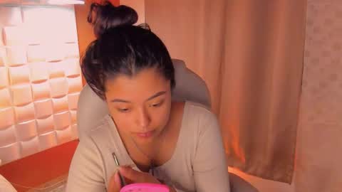 Snapshot of ariana_pierce chatting on 09.24.25 Ariana online show from 09.24.25