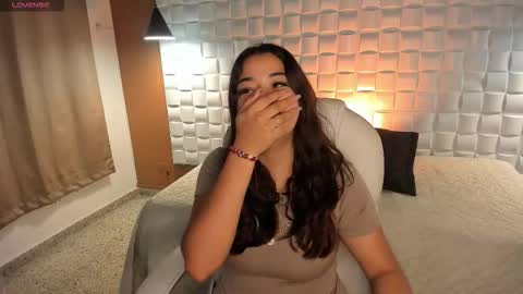 Snapshot of ariana_pierce chatting on 09.28.25 Ariana online show from 09.28.25