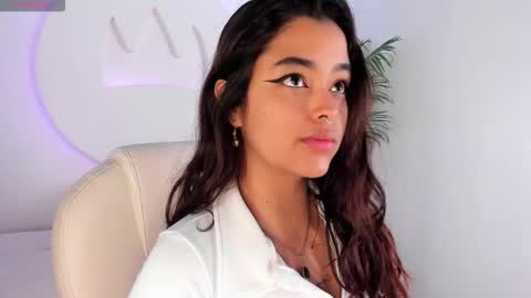 Snapshot of ariana_pierce chatting on 10.25.25 Ariana online show from 10.25.25