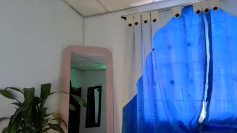 Snapshot of ariana_rodriguez_ chatting on 11.10.25 Ariana Rodriguez trans Girl online show from 11.10.25