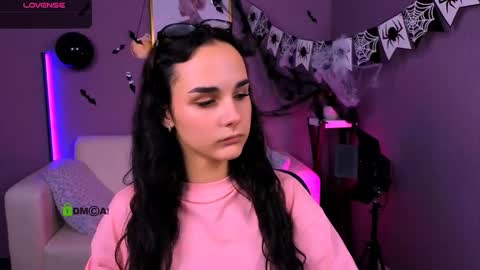 Snapshot of ariana_ross7 chatting on 10.25.25 ariana_ross7 online show from 10.25.25