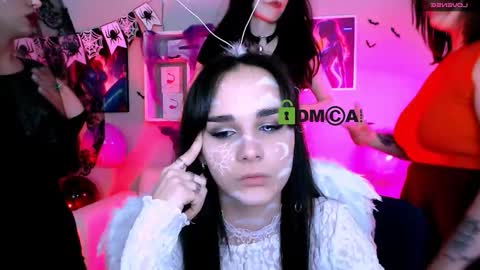 Snapshot of ariana_ross7 chatting on 10.31.25 ariana_ross7 online show from 10.31.25