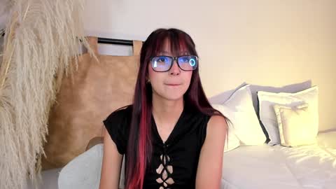 Snapshot of ariana_rosse__ chatting on 12.28.24 Ariana online show from 12.28.24