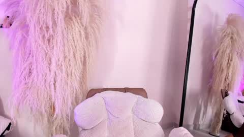 Snapshot of ariana_rosse__ chatting on 01.13.25 Ariana online show from 01.13.25
