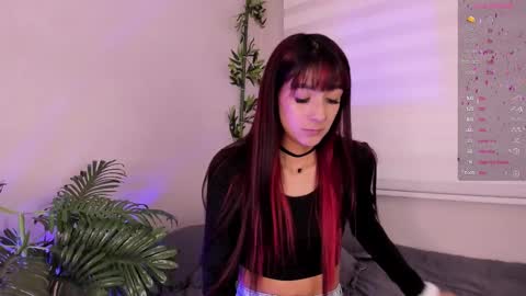 Snapshot of ariana_rosse__ chatting on 02.28.25 Ariana online show from 02.28.25