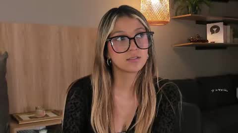 Snapshot of ariana_rosse__ chatting on 07.25.26 Ariana online show from 07.25.26