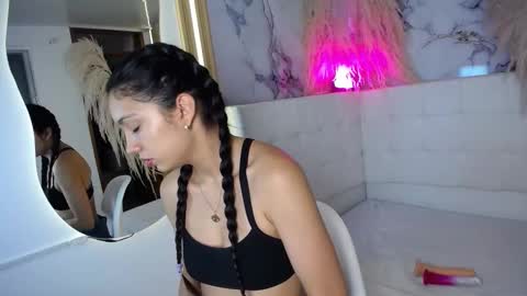 ariana_toro online show from 12.05.25