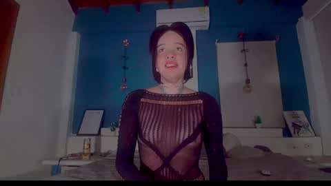 ariana_whitee online show from 11.13.25