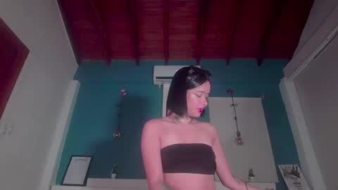 ariana_whitee online show from 11.23.25