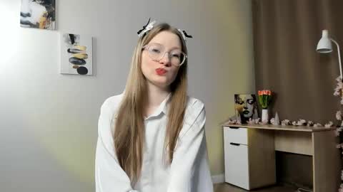 Snapshot of arianaabramek chatting on 02.17.26 Alice online show from 02.17.26