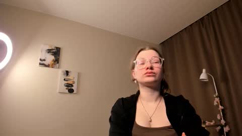 Snapshot of arianaabramek chatting on 02.27.26 Alice online show from 02.27.26