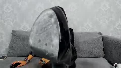 Arianaawild online show from 10.20.25