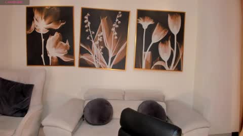 Ariana Bell online show from 04.04.26