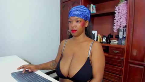 Snapshot of arianacontee chatting on 09.09.25 Andrea online show from 09.09.25