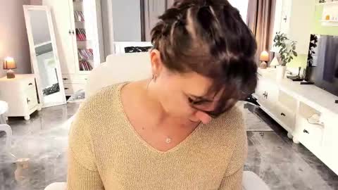 Snapshot of arianasage_ chatting on 10.05.25 Ana online show from 10.05.25